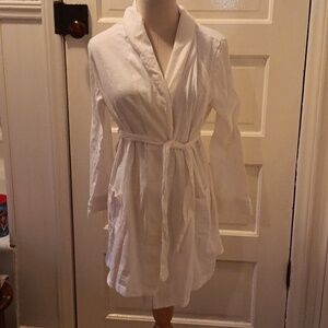 White medium large  robe sleepwear